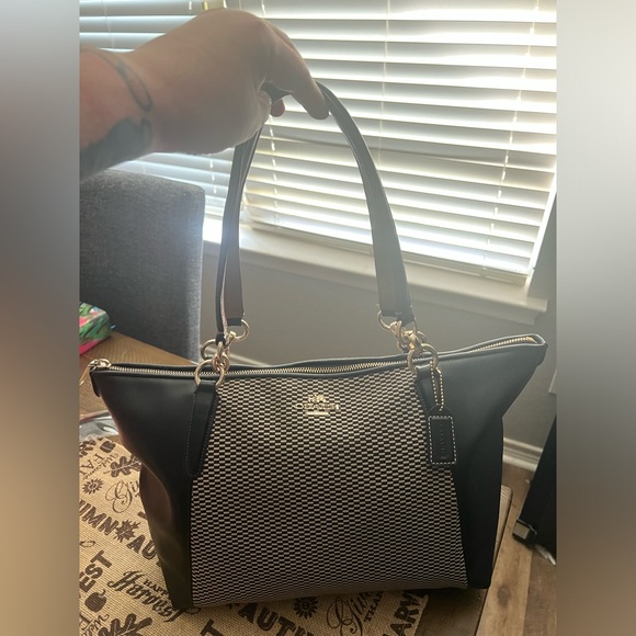 Coach Handbags - Coach Legacy Jacquard Bag🩷